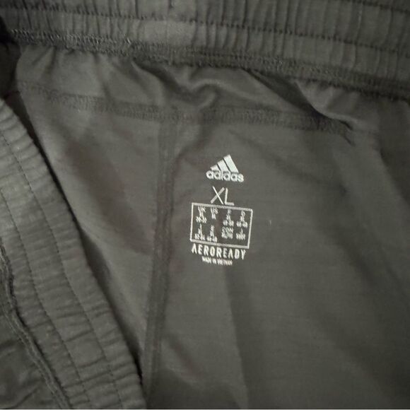 Adidas pacer 3 stripe shorts- NWT Size XL - Picture 5 of 6